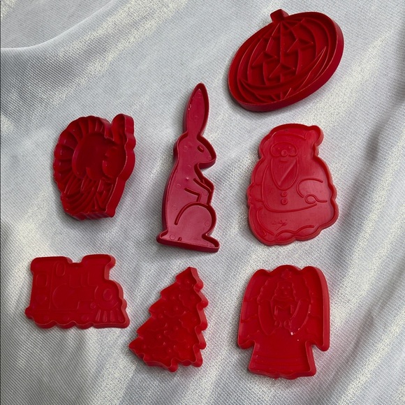 Vintage Set Occasion Cookie Cutters Red Thanksgiving Christmas Halloween Easter - Picture 2 of 9